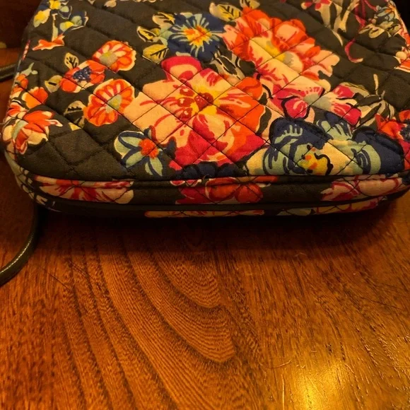 Vera Bradley Crossbody Bag in Pretty Posies - Picture 7 of 11